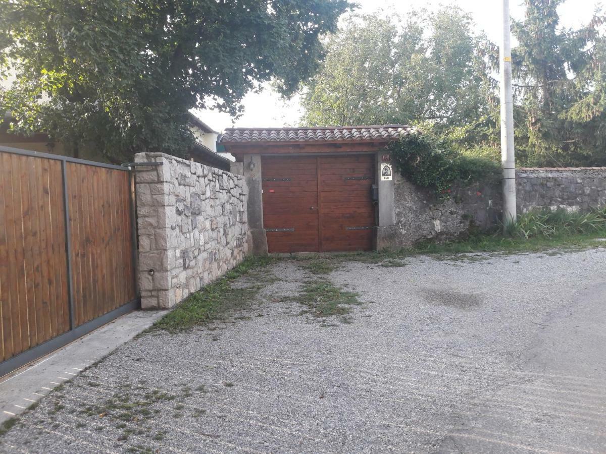 Country House Lokev Pensionat Exteriör bild